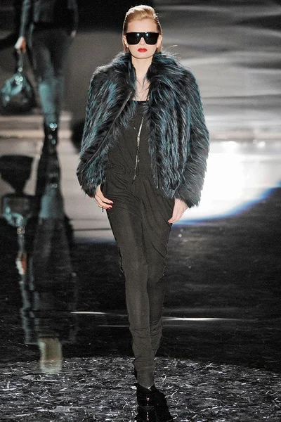 Look 8